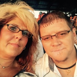 Roanoke swinger hotwife & cuckold profile – Liftedz71 on Rocktie