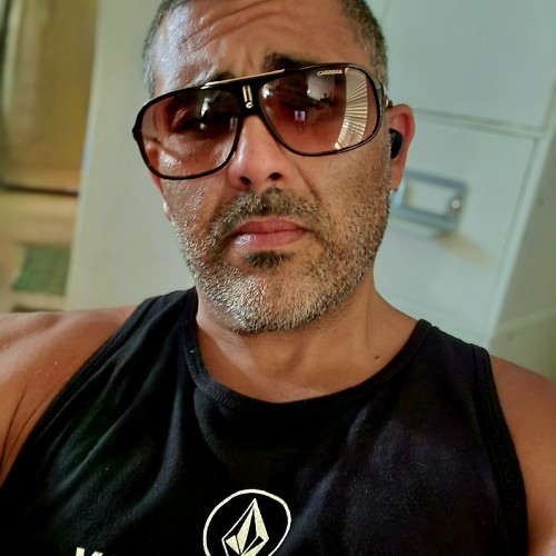 Los Angeles swinger hotwife & cuckold profile – Theitalian303 on Rocktie