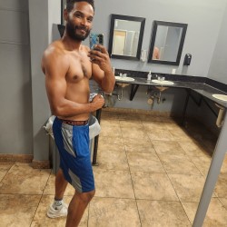 Tucson swinger hotwife & cuckold profile – Relly_Gang23 on Rocktie