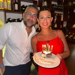 Toronto swinger hotwife & cuckold profile – Nimaasad on Rocktie