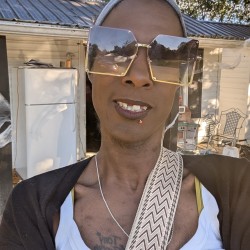 Bowling Green swinger hotwife & cuckold profile – Msboombastic on Rocktie