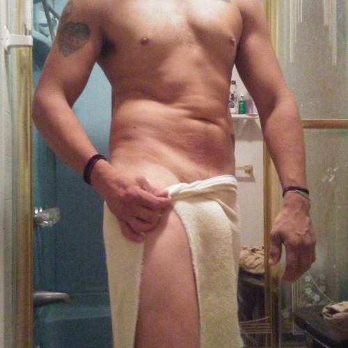 Des Moines swinger hotwife & cuckold profile – Brown13 on Rocktie