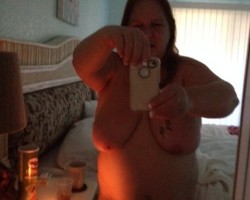  - happycpl44092 Photo
