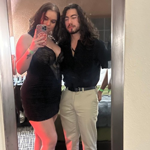 Southern IL swinger hotwife & cuckold profile – Fuck4Show22 on Rocktie