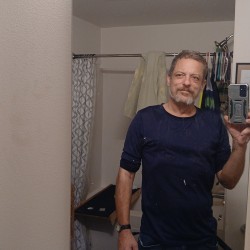 Seattle swinger hotwife & cuckold profile – gentlepleaser on Rocktie