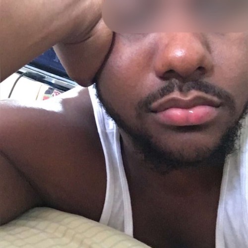 NYC swinger hotwife & cuckold profile – Sin.Belly on Rocktie