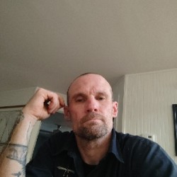 Springfield swinger hotwife & cuckold profile – JamesLoon on Rocktie