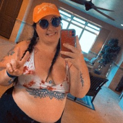 Lawton swinger hotwife & cuckold profile – Kels_vana on Rocktie