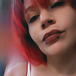 Kansas City swinger hotwife & cuckold profile – charmadd on Rocktie