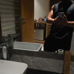 Sydney swinger hotwife & cuckold profile – Eli321 on Rocktie