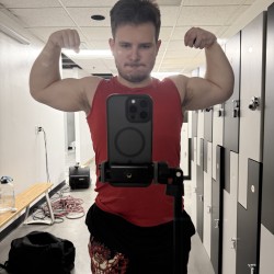 tommygunsjr: Swingers Hotwife Cuckold