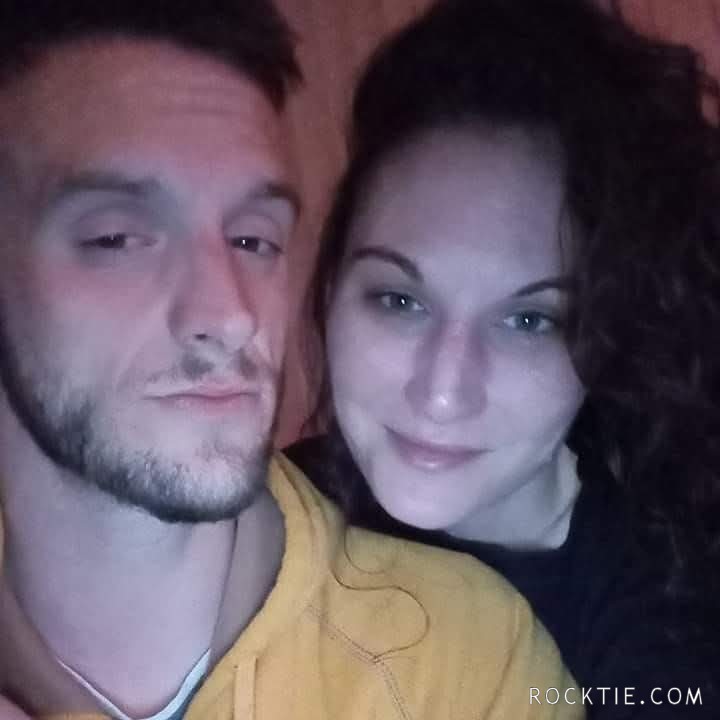 Detroit seeking a man and his wife for cuckold fun!!