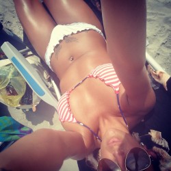 North Jersey swinger hotwife & cuckold profile – Letsttythis569 on Rocktie