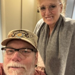 Oklahoma City swinger hotwife & cuckold profile – Fourplayinonbed on Rocktie