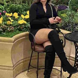 South Jersey swinger hotwife & cuckold profile – Amorvrabio on Rocktie