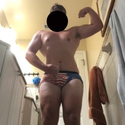 Jacksonville swinger hotwife & cuckold profile – Fl_guylocal on Rocktie