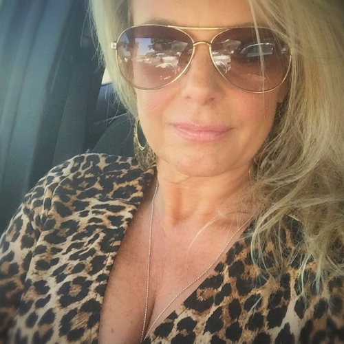 Melbourne swinger hotwife & cuckold profile – BuzzL on Rocktie