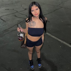 Las Vegas swinger hotwife & cuckold profile – R.0xsy on Rocktie