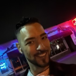 Jacksonville swinger hotwife & cuckold profile – Drluv86 on Rocktie