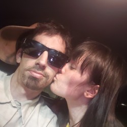 Tucson swinger hotwife & cuckold profile – ATwoodWrker21 on Rocktie