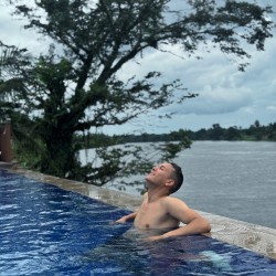 Othy: Swingers Hotwife Cuckold