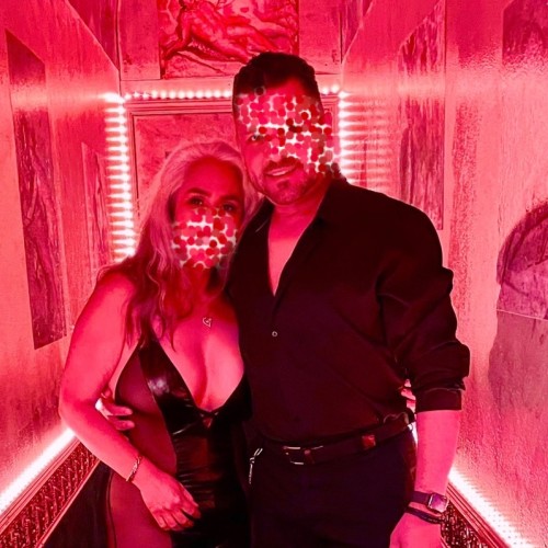 Houston swinger hotwife & cuckold profile – Crooked_wayz on Rocktie