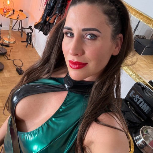Goddess490: Swingers Hotwife Cuckold