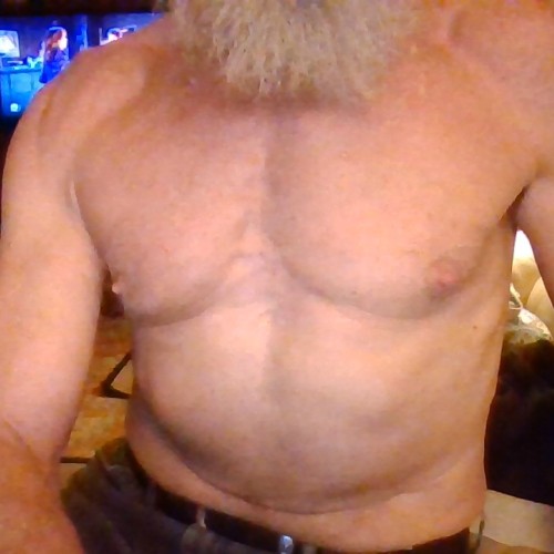 Asheville swinger hotwife & cuckold profile – stroker00 on Rocktie