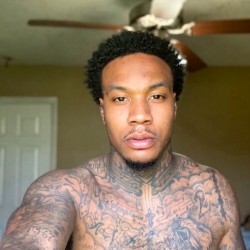 Greensboro swinger hotwife & cuckold profile – Hisandhers26 on Rocktie