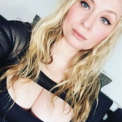G0DDESSlVY: Swingers Hotwife Cuckold
