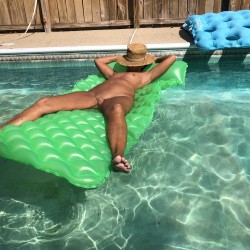 Mobile swinger hotwife & cuckold profile – KBhotwife on Rocktie