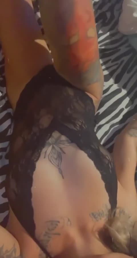 My friend is sooooo hott.
