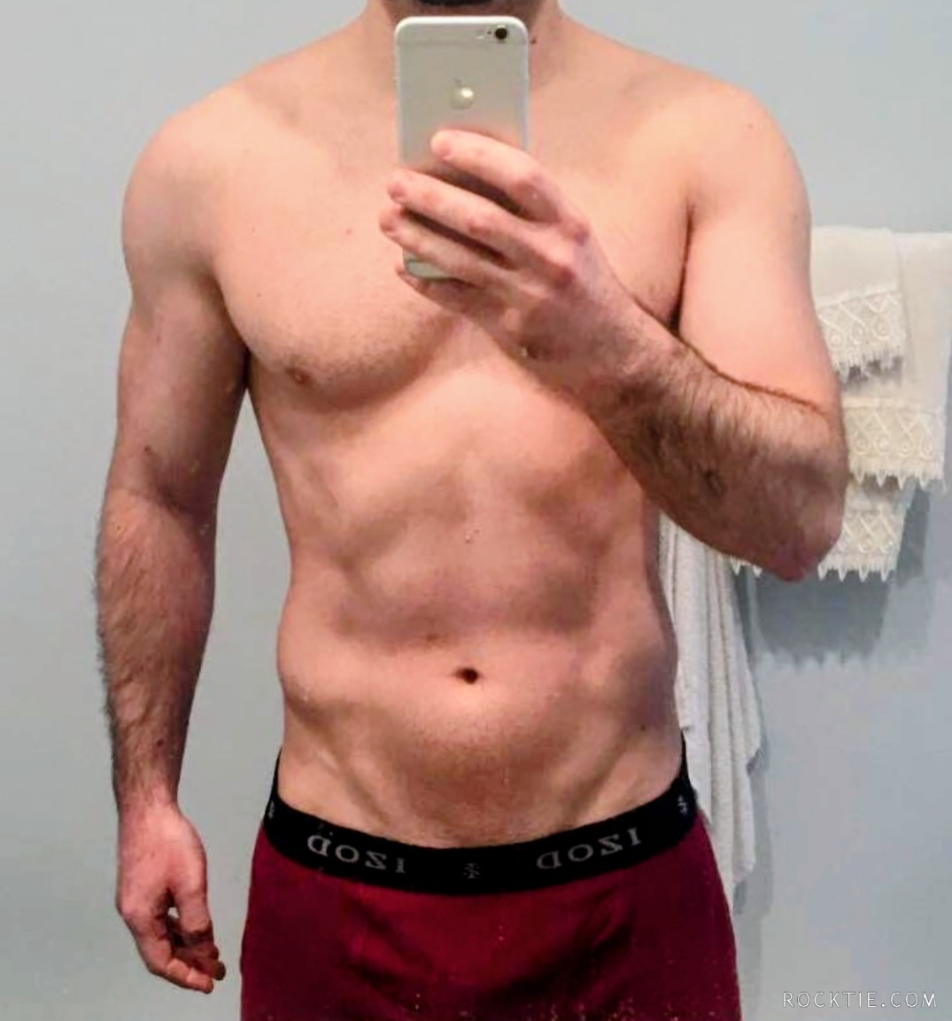 Just a chill guy looking for chill fun with hotwives.