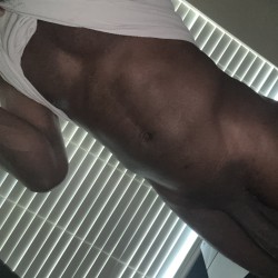 Austin swinger hotwife & cuckold profile – ATXDaddyLongLeg on Rocktie