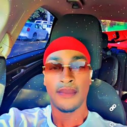 Seattle swinger hotwife & cuckold profile – Mrkt1999 on Rocktie