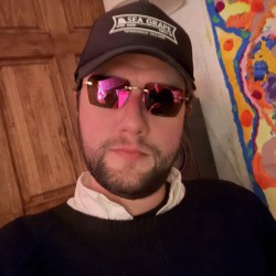 NYC swinger hotwife & cuckold profile – Ferdinand7 on Rocktie