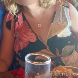 Syracuse swinger hotwife & cuckold profile – TchBBW on Rocktie