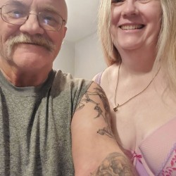Edmonton swinger hotwife & cuckold profile – Hotwife-Delight on Rocktie