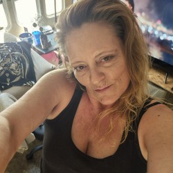 Newbieftw: Swingers Hotwife Cuckold