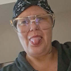 Washington swinger hotwife & cuckold profile – Tradingnudesfree on Rocktie
