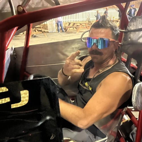 Sacramento swinger hotwife & cuckold profile – KinkyTimmy on Rocktie