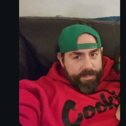 Fort Myers swinger hotwife & cuckold profile – Adultymcmanface on Rocktie