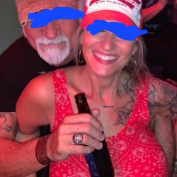 HornyTwo: Swingers Hotwife Cuckold