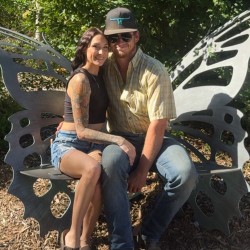 Columbia-Jeff City swinger hotwife & cuckold profile – Msaddymommj27 on Rocktie