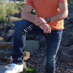 Central Jersey swinger hotwife & cuckold profile – ThikMik9 on Rocktie