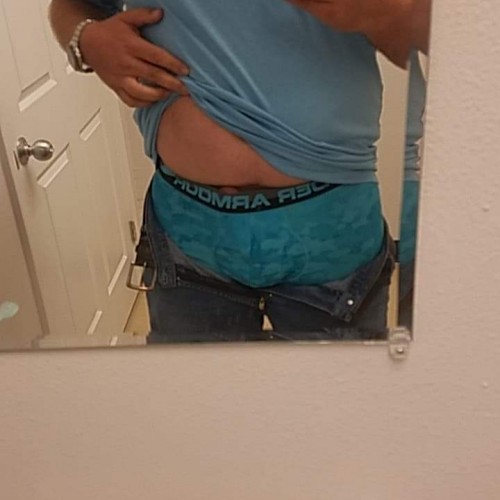 Midland-Odessa swinger hotwife & cuckold profile – Hereforyou1 on Rocktie