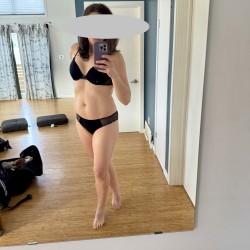 Edmonton swinger hotwife & cuckold profile – Letsplay1000 on Rocktie