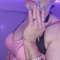 LouXDress: Swingers Hotwife Cuckold