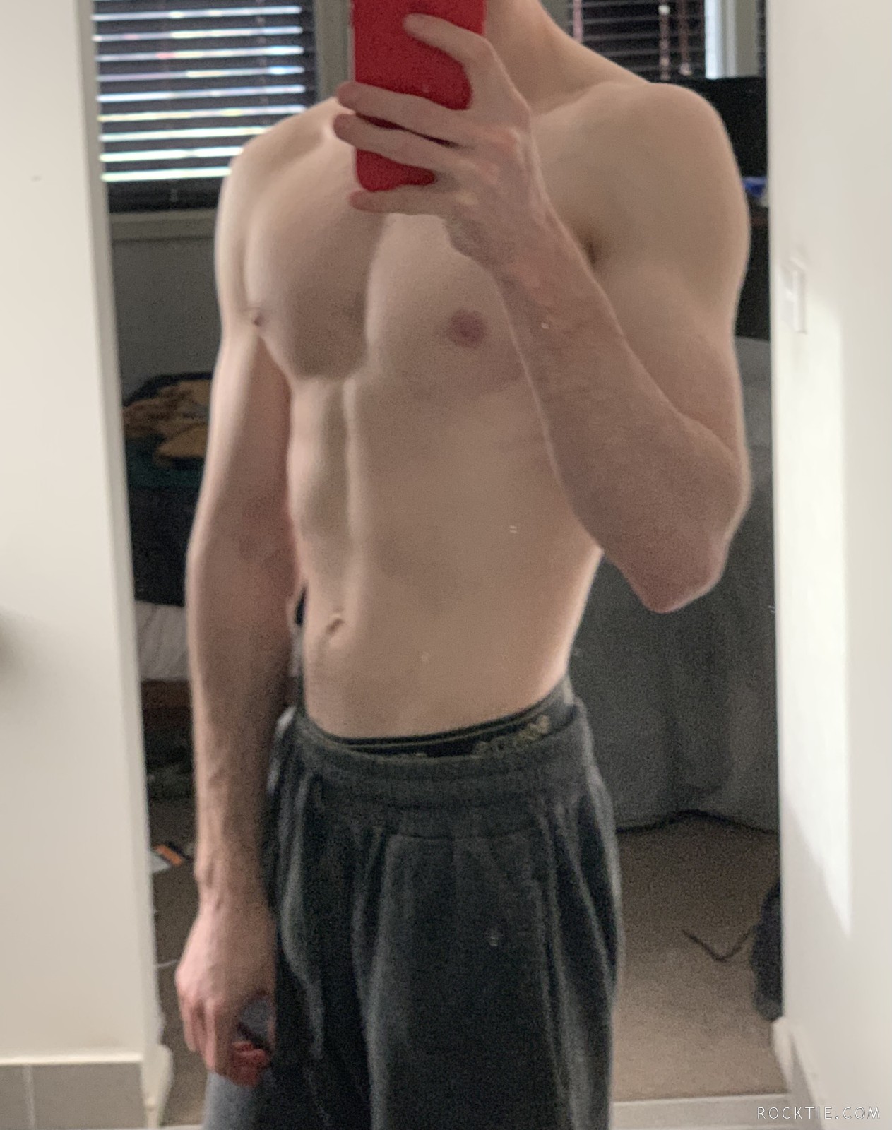 21, athletic build, 7.5’ cock, Melbourne