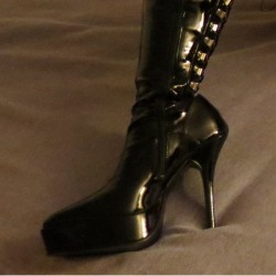 CurvesAndAngles: Swingers Hotwife Cuckold